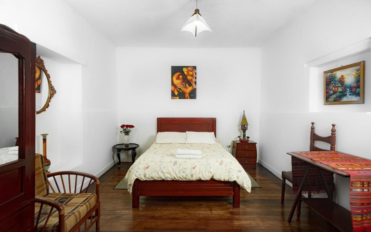Colonial House Inn Кіто Екстер'єр фото